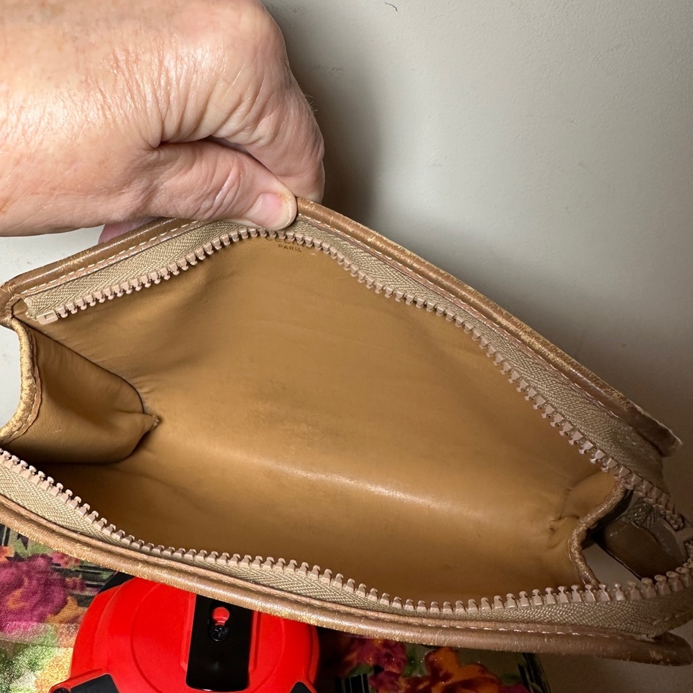 Vintage Celine clutch. - Picture 8 of 13